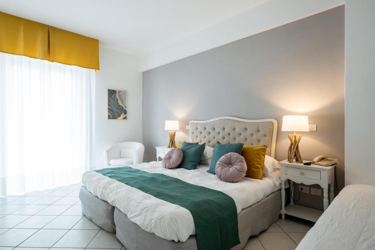 Hotel Continental Senigallia Kültér fotó