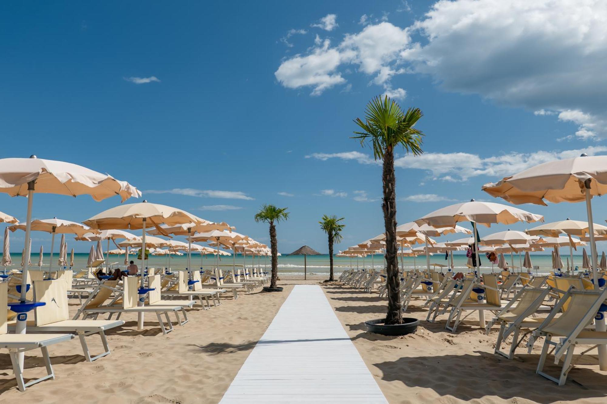 Hotel Continental Senigallia Kültér fotó