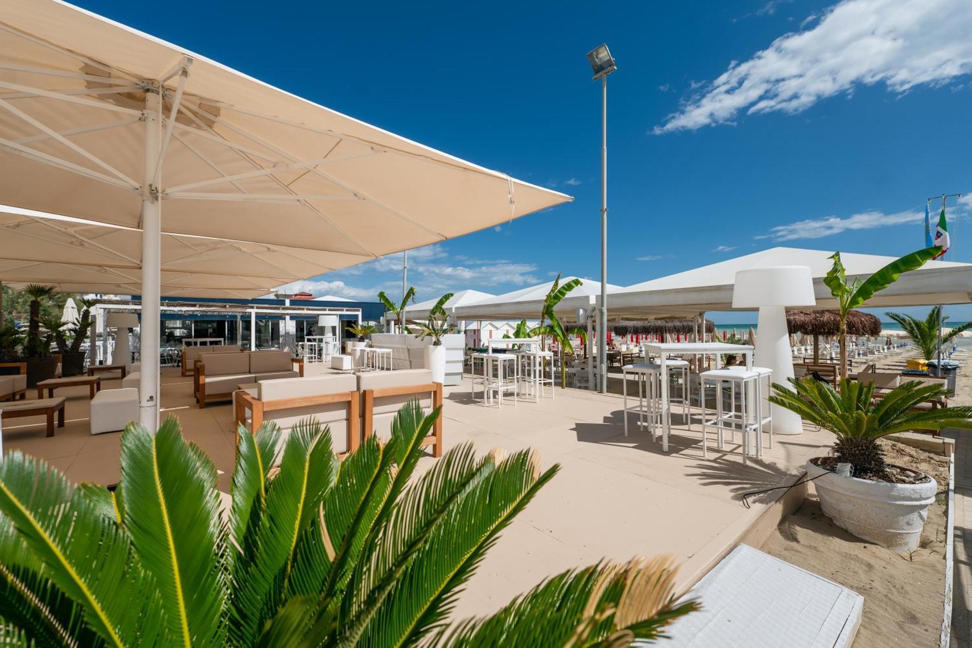 Hotel Continental Senigallia Kültér fotó
