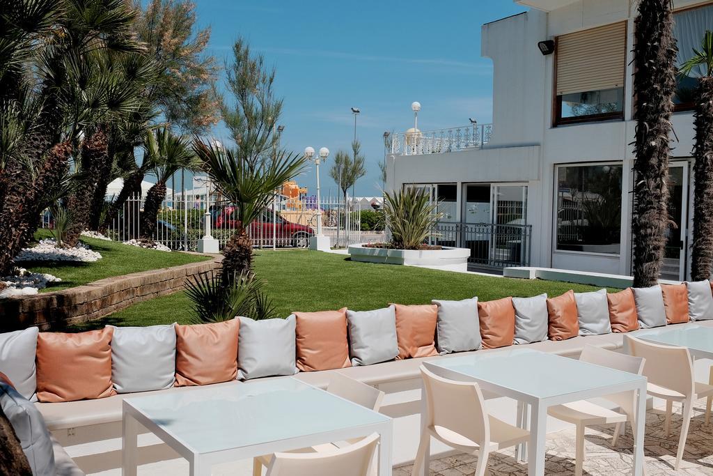 Hotel Continental Senigallia Kültér fotó